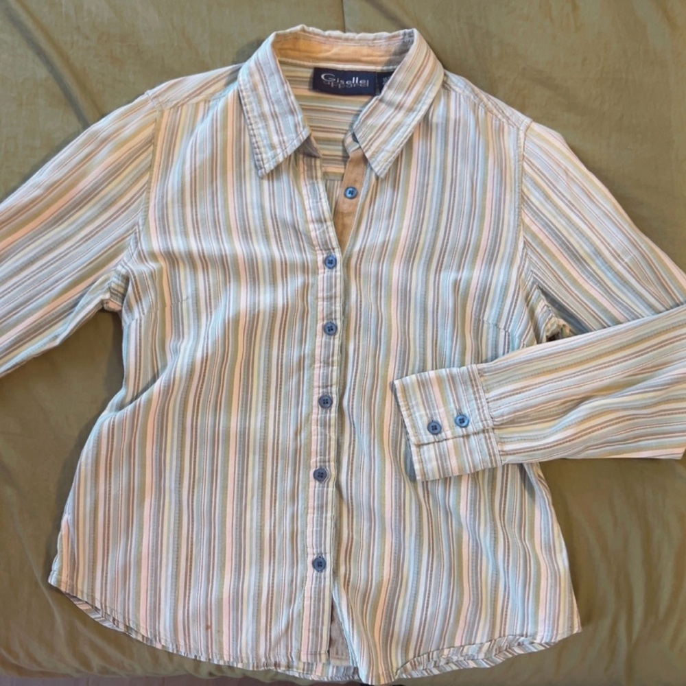 "Giselle Apparel" button up